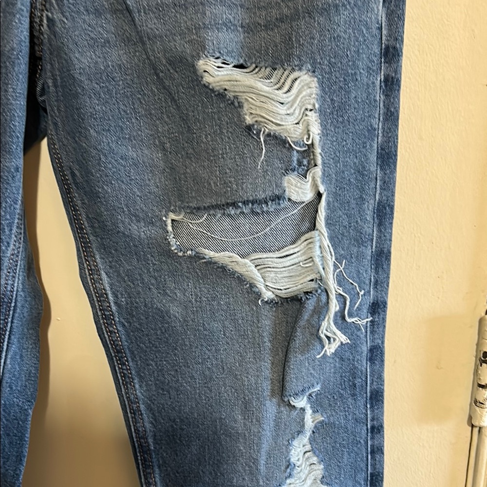 Old Navy Blue Boyfriend Jeans Distressed Cropped - Picture 4 of 8